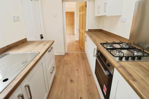 Oakleigh Grove, Bebington photo 4