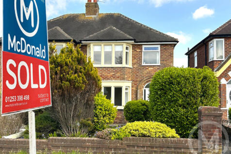Blackpool, FY2 - property photo