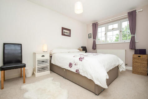 Whittle Close, Cheltenham photo 4
