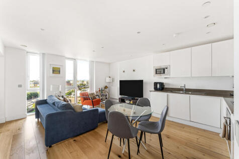 Reception/Kitchen