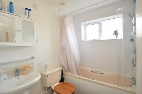 Lake Way, Huntingdon photo 5