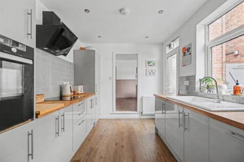Kitchen_1.jpeg