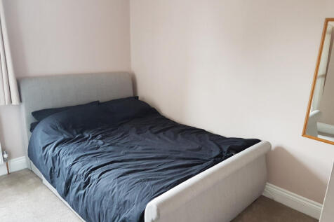 1 Room  For Rent In Shared Accommodation