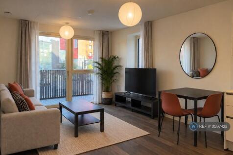 Virtually Staged, Furnished Option £2,050 Pcm