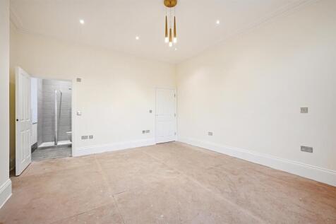 Master Bedroom/Living Room