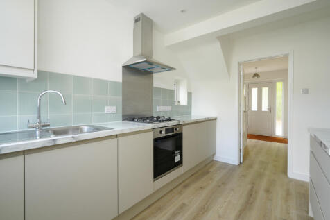 16. Kitchen 2