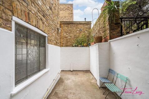 Private courtyard