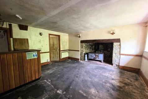 Horse and Groom - Bar 1.jpg