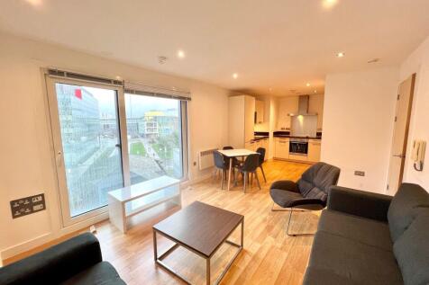 Living Room &amp; Kitchen Ares