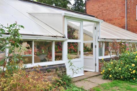 Flat 5 Putley Court Putley (16).jpg