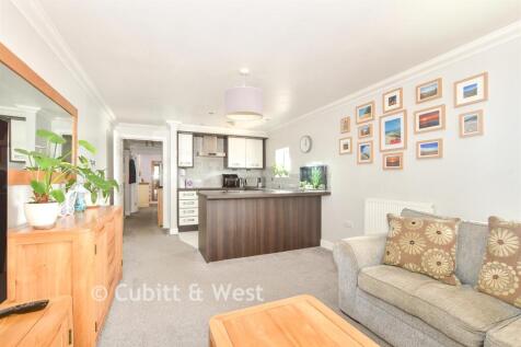 Kitchen/ Living Room