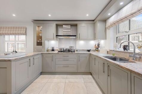 KITCHEN/BREAKFAST ROOM