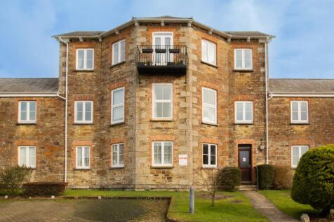 22 Castle Hill Court  Bodmin 01208 74182-12