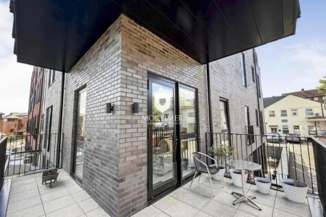 Beacon House, London, N14 photo 3