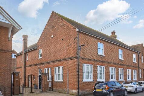 1 Eversley Court 0.jpg
