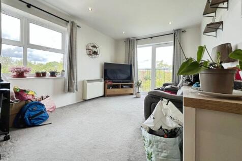 Wedgewood Drive, Church Langley, Harlow, Essex, CM17 photo 4