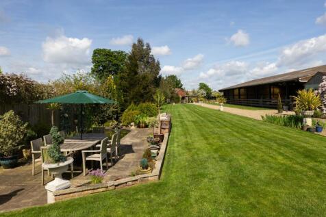 Outside Kitchen &amp; Patio