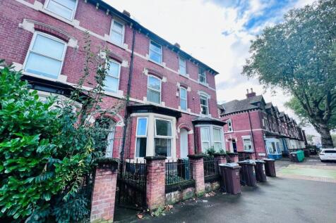 6-bed terraced on Castle Boulevard, Lenton, £3,510/mo