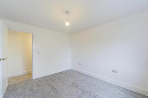 CAM02023G0-PR0118-STILL024