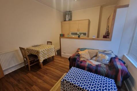 Lounge/Kitchen