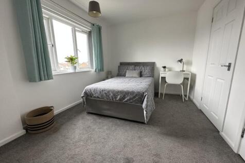 6 Trelawny bed 2