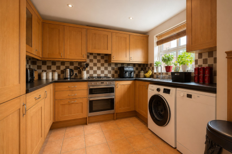Thompson Court, Purton, SN5 photo 4