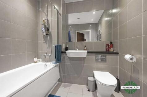 Flat 17 Dunedin Road 142 Siskin Apartments -003.JP