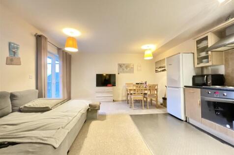 Lounge / Kitchen