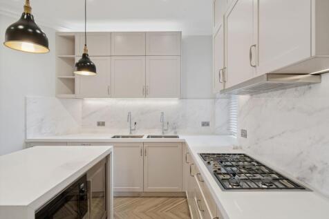 Oakwood Court, London W14 photo 4