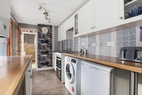 05-efebJHPropWpen - 41 Whateley Road - 13-small.jp