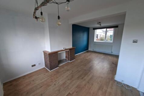 Westbourne Crescent, Pontefract, West Yorkshire, WF8 photo 4
