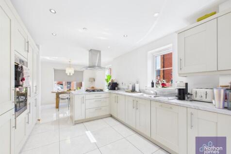 Open Plan Kitchen / Diner &amp; Snug