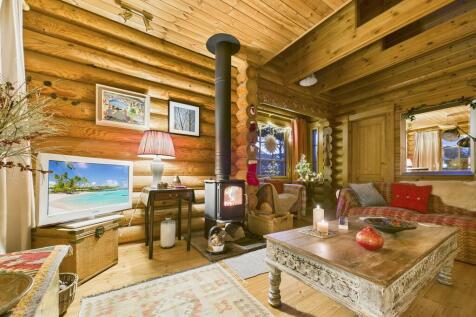 The Log House, 3 ...