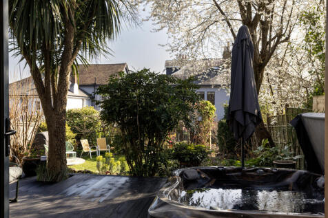 330009 - garden2.jpg