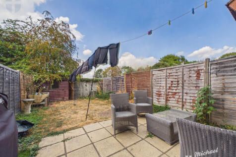 CAM03218G0-PR1149-STILL009