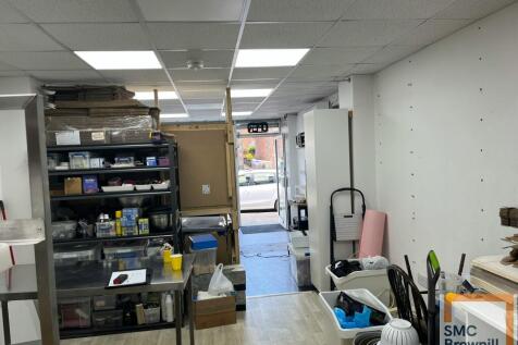 Retail Property (high street) to rent Image 3