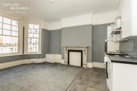 Living Room / Kitchen