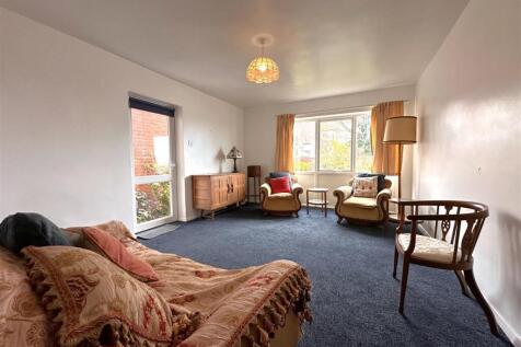 Dual-Aspect Living Space 015