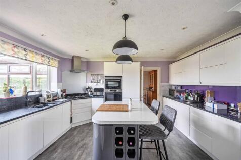 Kitchen / Breakfast Room