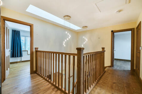 1376005-3-6915d0d...