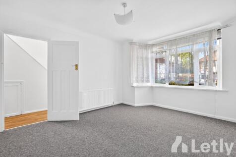 Oak Gardens, Edgware, HA8 photo 4