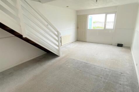 82 Polwhele Road Lounge