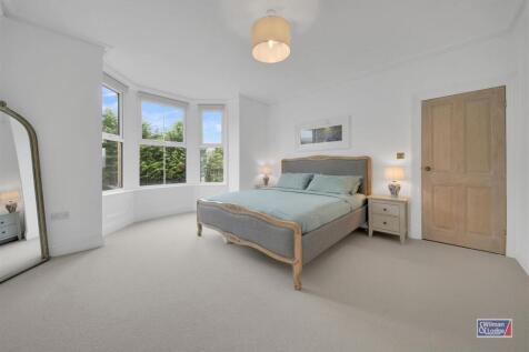 6 Bed, End Terrace, Silsden