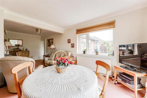 7 Huntingdon Gardens, Market Harborough, LE16 9LE 