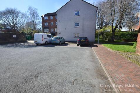 Communal Gardens &amp; Parking Spaces