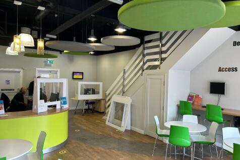 Retail Property (high street) to rent Image 3