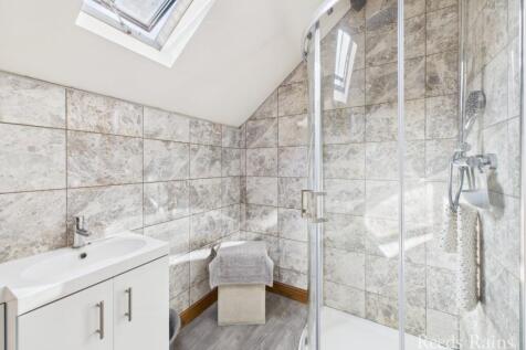 Annexe Shower Room