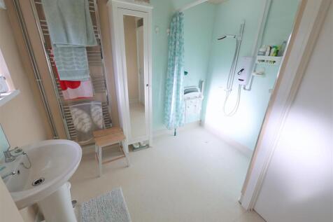 WD Shower Room i.JPG