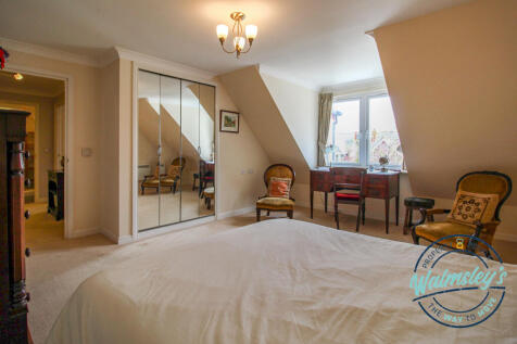 Main bedroom with built in storage