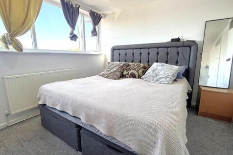 Merton Bedroom 1.jpeg